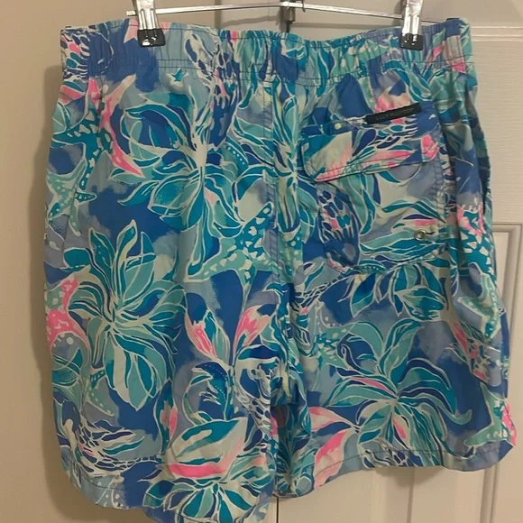 Lilly Pulitzer Men’s swim size L - Picture 2 of 7